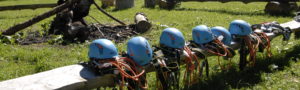 Helme im Kletterwald
