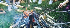 Lagerfeuer und Stockbrot